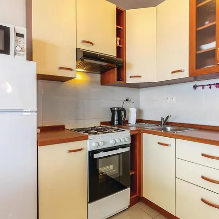 3 Bedroom Cozy In Crikvenica