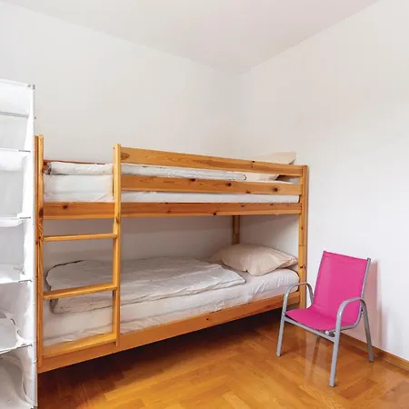 3 Bedroom Cozy In Apartment *