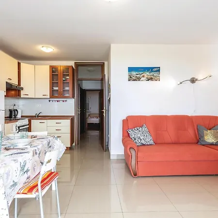 3 Bedroom Cozy In Apartment Crikvenica