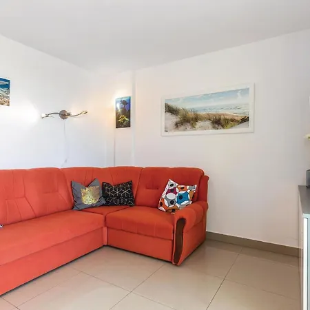 3 Bedroom Cozy In Apartment