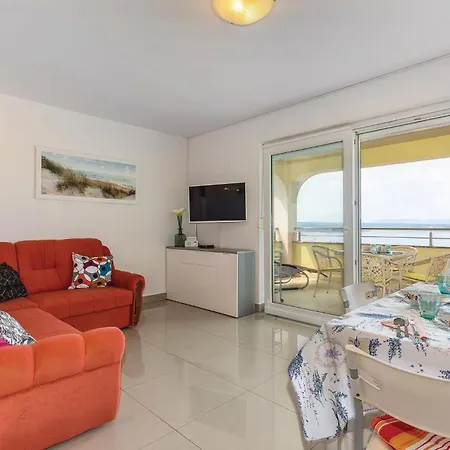 3 Bedroom Cozy In Apartment Crikvenica